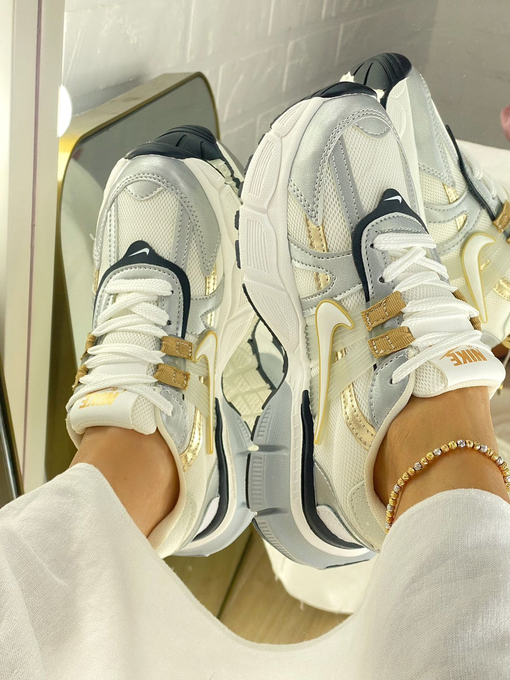 Nike V2k