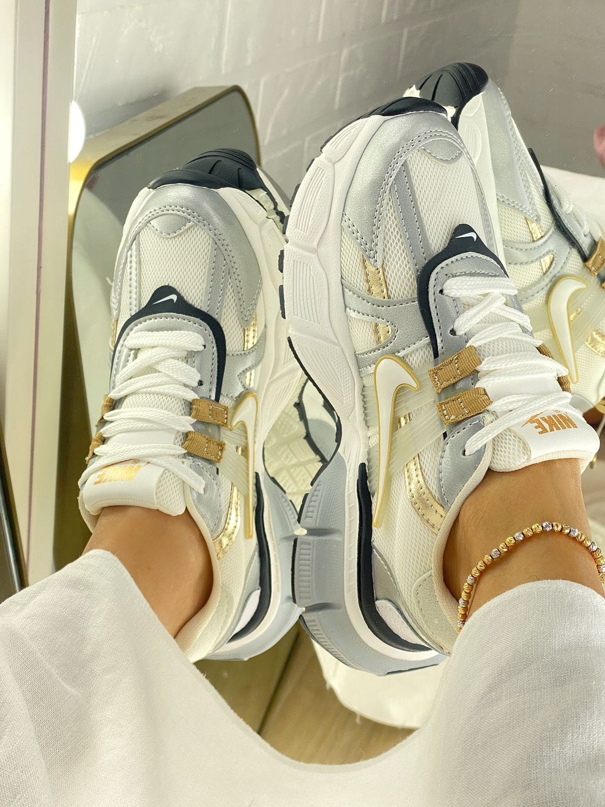 Nike V2k